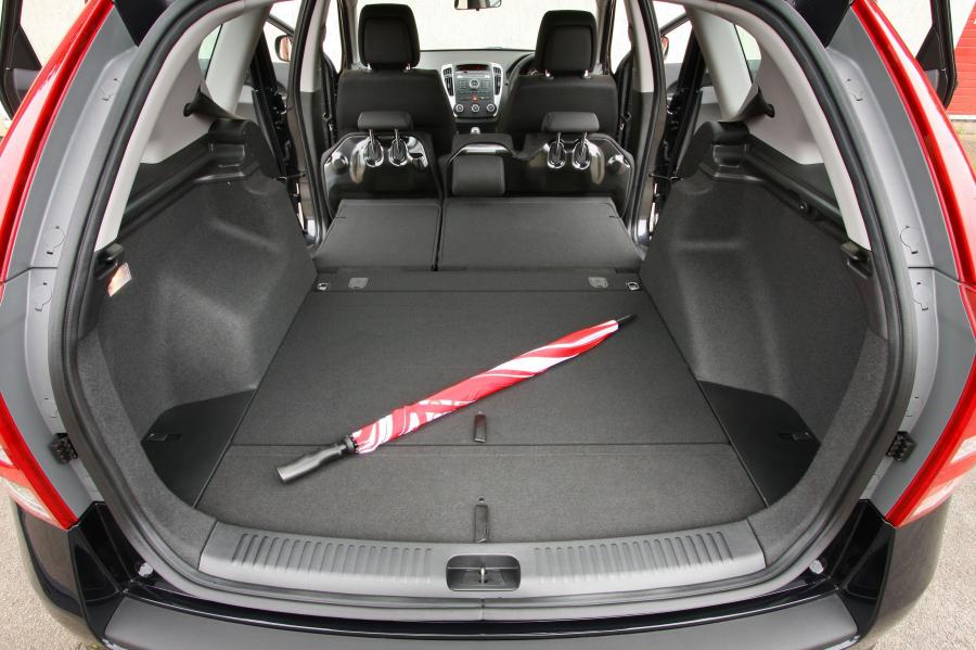  Kia cee&rsquo;d SW 2009 года  (фото 36 из 61)